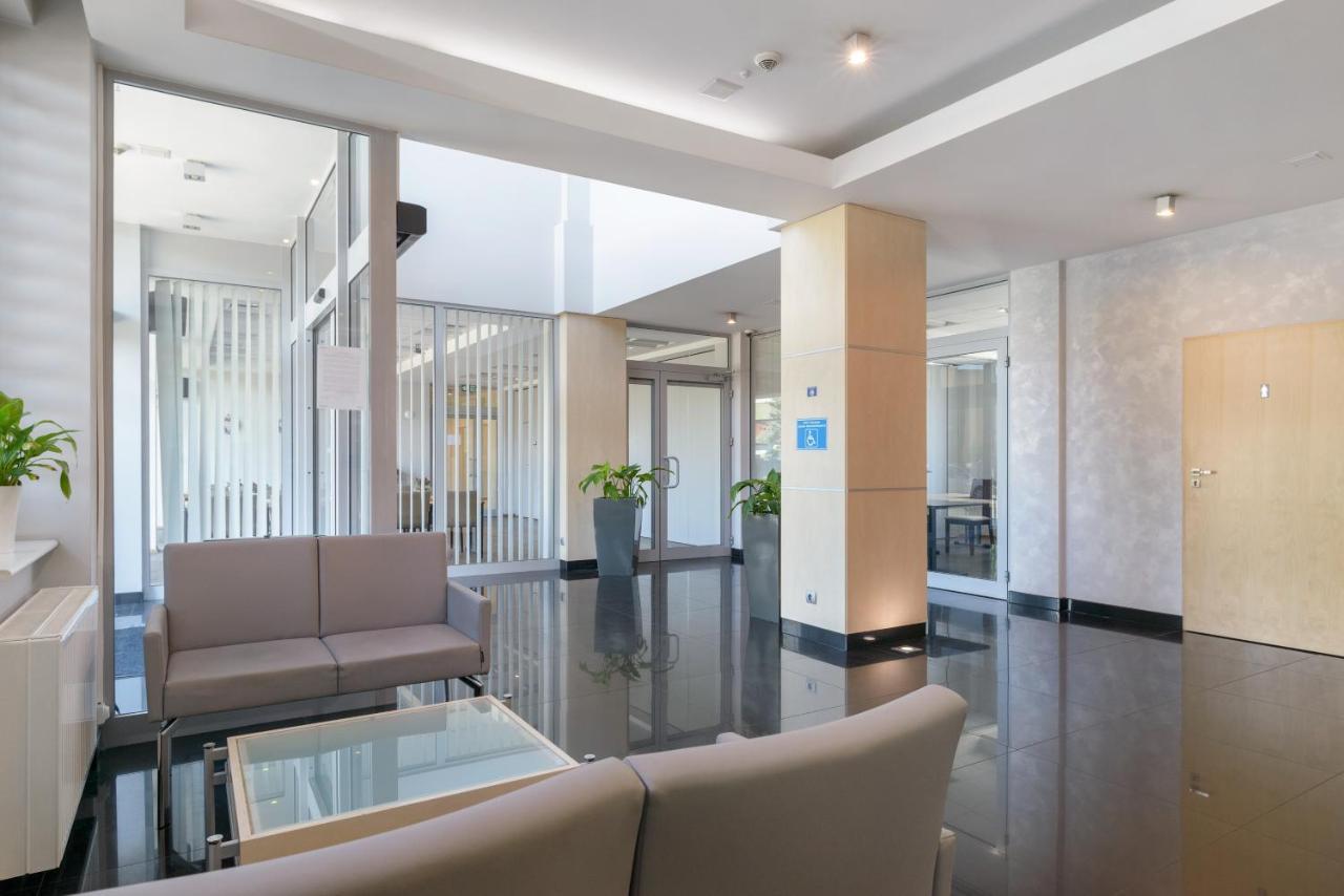 Hotel Safir Poznań Kültér fotó