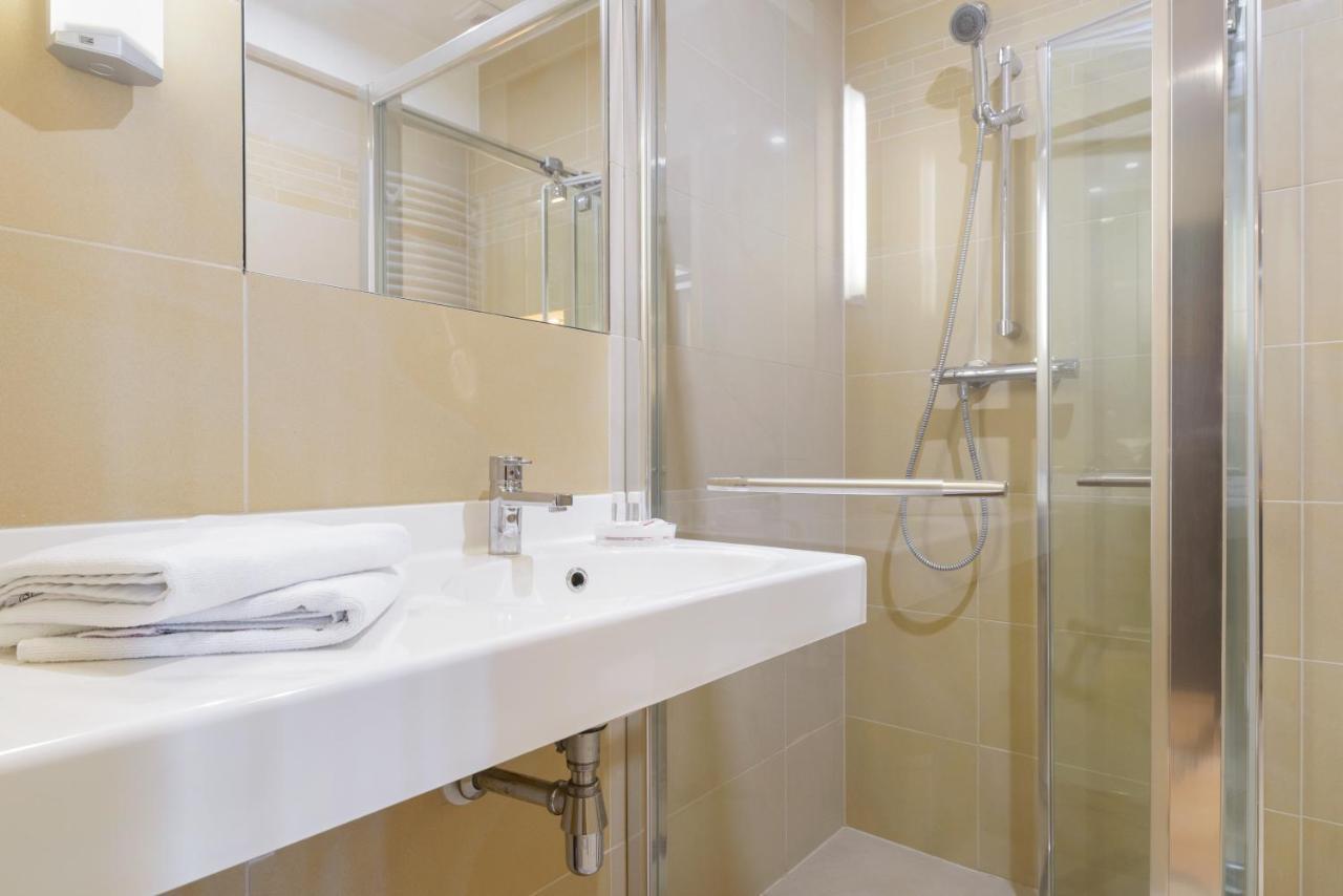Hotel Safir Poznań Kültér fotó