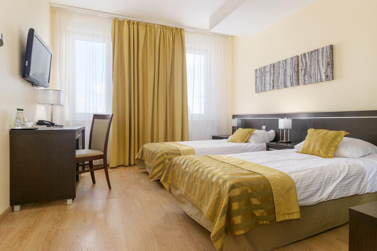 Hotel Safir Poznań Kültér fotó